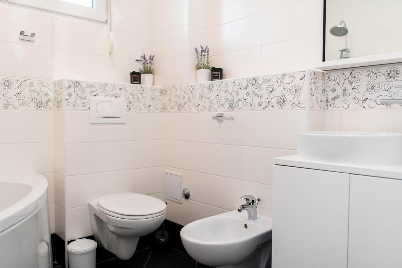 Salvia Apartment With Private Jacuzzi Сплит Екстериор снимка
