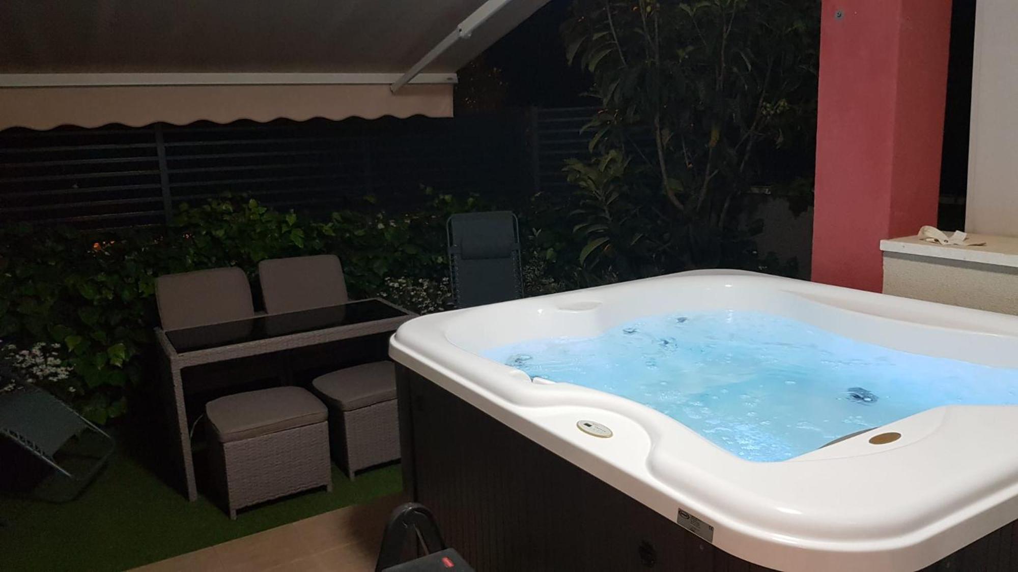 Salvia Apartment With Private Jacuzzi Сплит Екстериор снимка